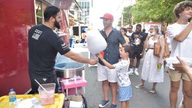 An image of people at the food truck rodeo in Raleigh.