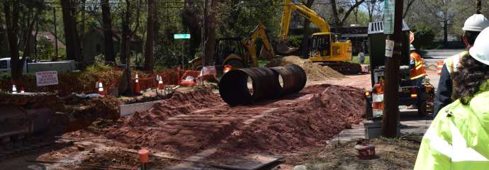 workers installing water transmission main