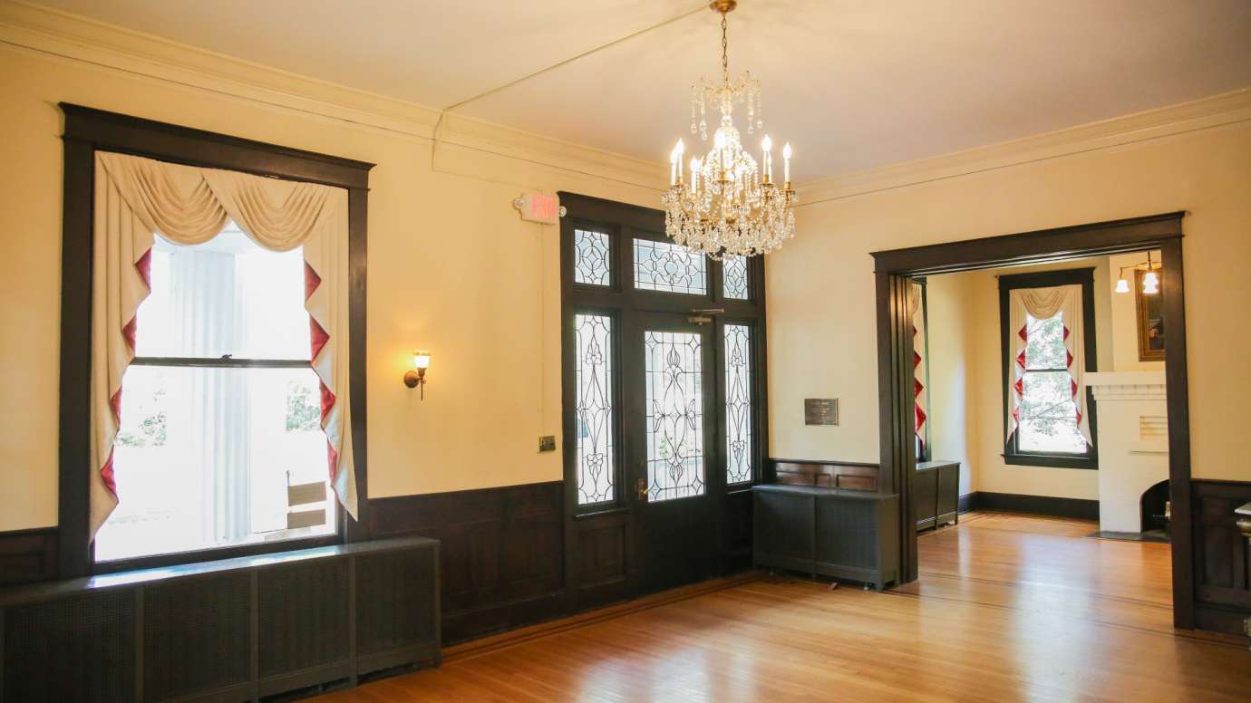 An open interior room in the Tucker House