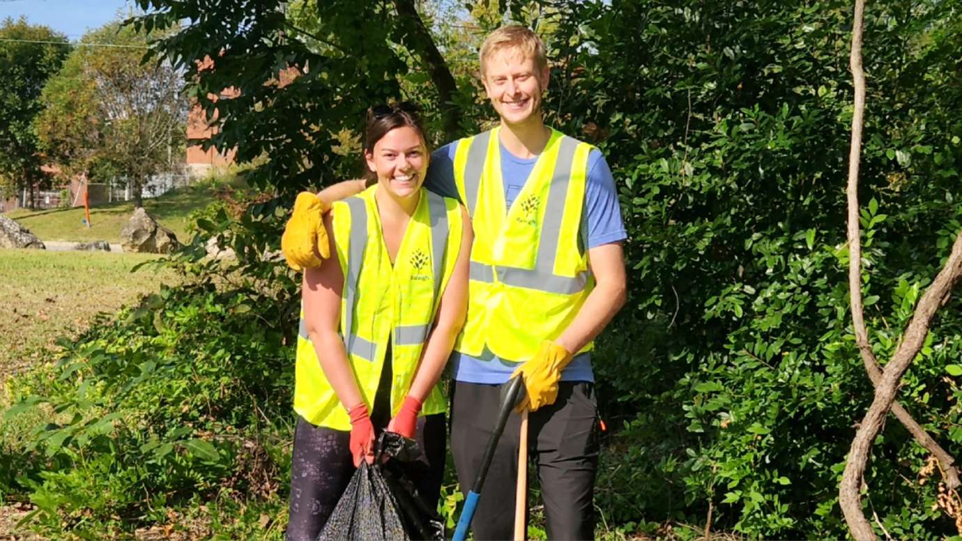 Hazen and Sawyer Cleanup Volunteers